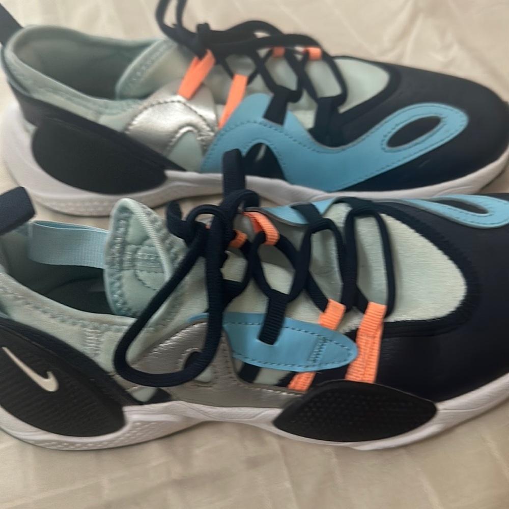 Great walking shoe.